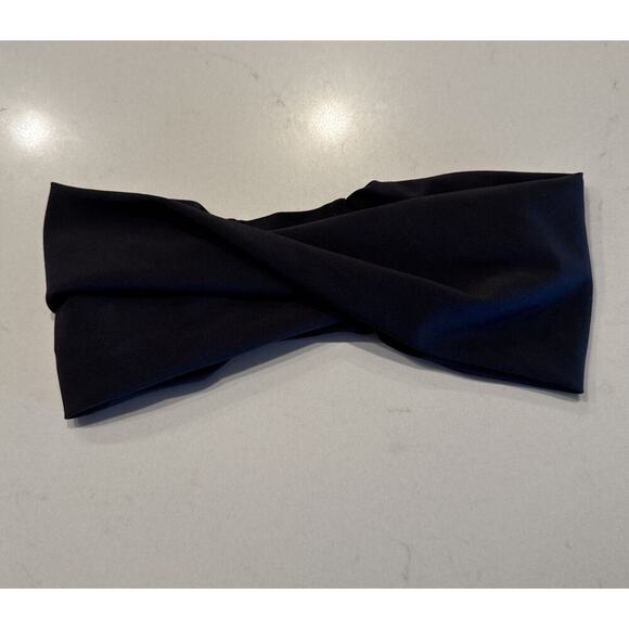 Lululemon Women’s Black Harmony Headband Twist Front Lightweight Gym Workout - Picture 3 of 4